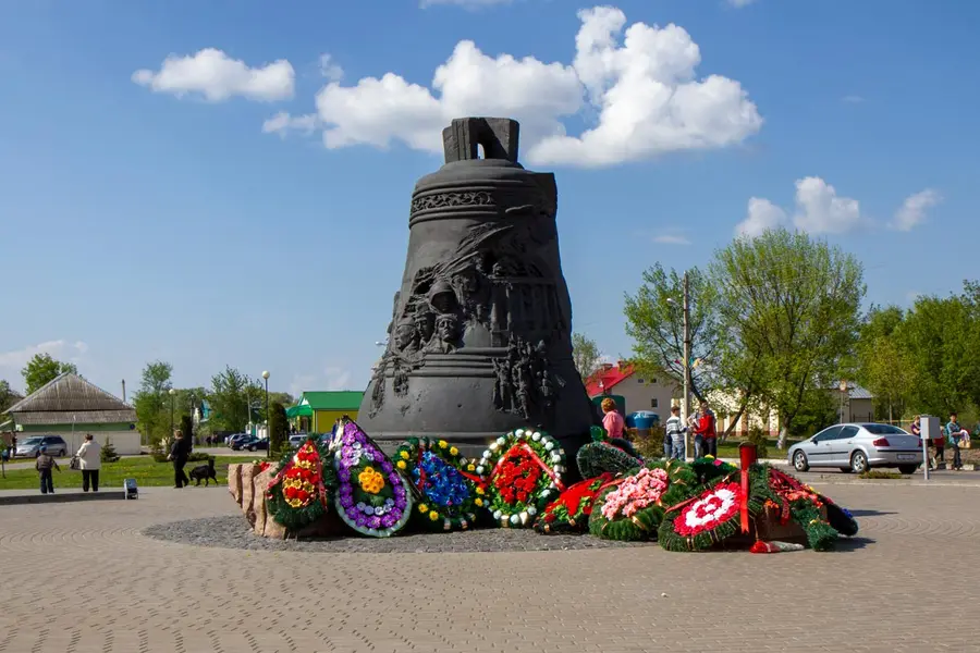 Братская могила г. Светлогорск. Ул. Советская. Мемориал «Молчащий колокол»