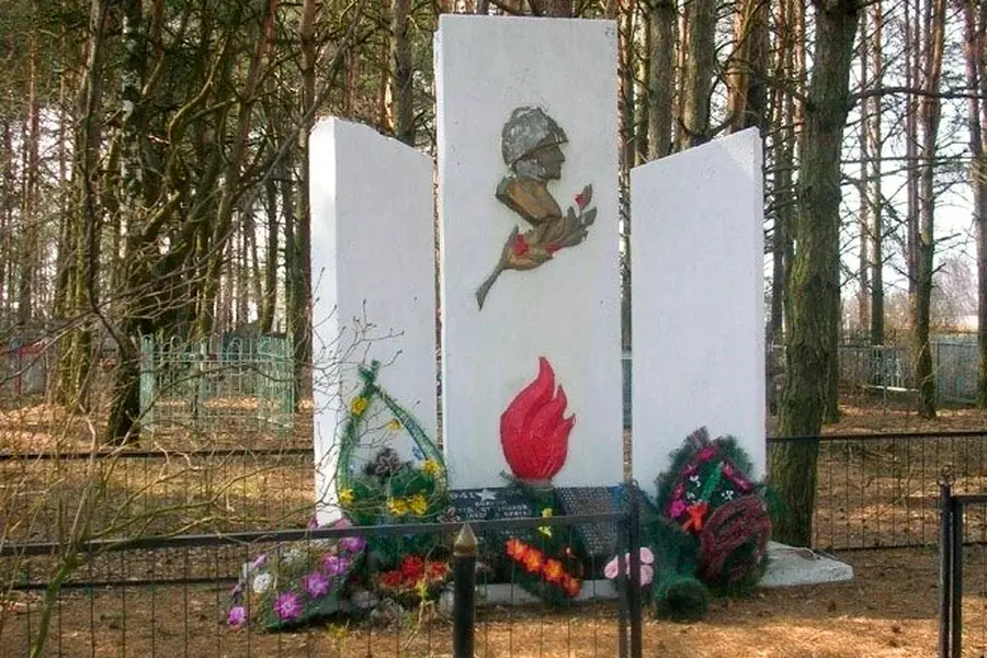 Братская могила д. Славань (гражданское кладбище)